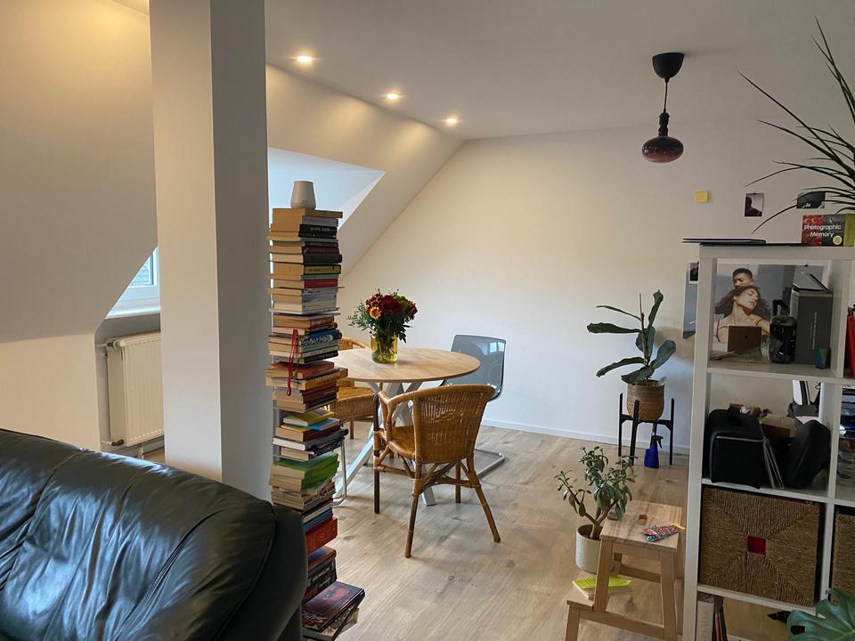 Thumbnail-Helle DG-Wohnung im Loftstil in U-Bahn-Nähe