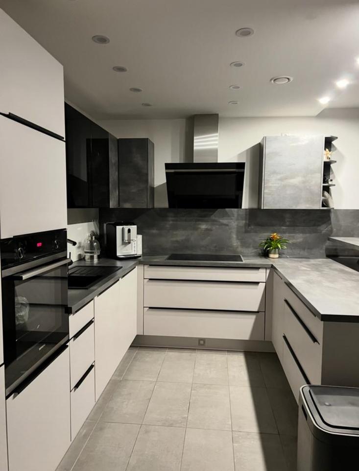 Thumbnail-4-Zimmer- Souterrainwohnung, 145 qm in Offenbach