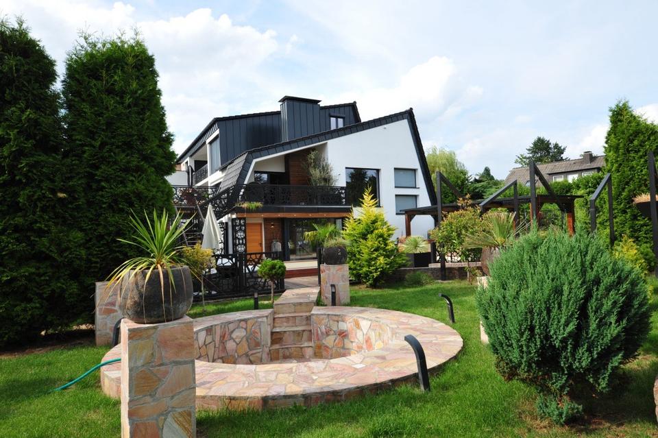 Thumbnail-Moderne Villa mit Pool, großer Garten und Grill