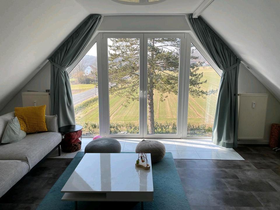 Thumbnail-Großzügige 4-Zimmer-Dachgeschosswohnung