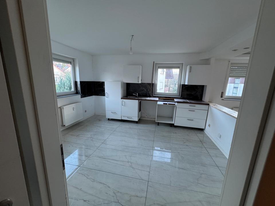 Thumbnail-Mietwohnung in Schmelz – 120 m² mit Balkon & Stellplatz