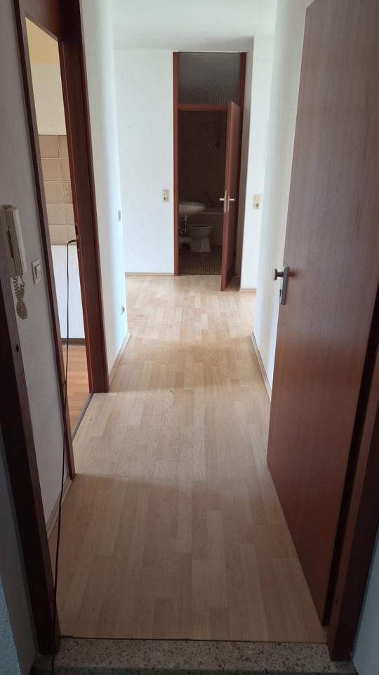 Thumbnail-Von privat - 2,5-Zimmer Wohnung mit TG-Stellplatz in Karlsruhe