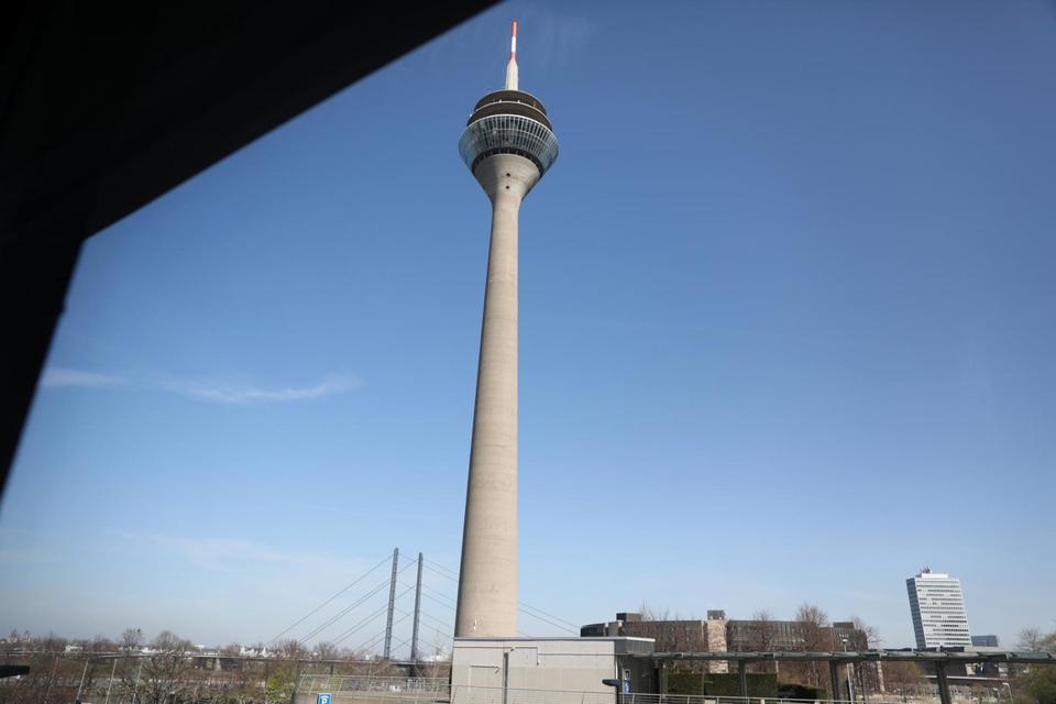 Thumbnail-HAFEN - OFFENE EINBAUKÜCHE - PARKETT - BALKON - NÄHE WDR UND RHEINTURMM