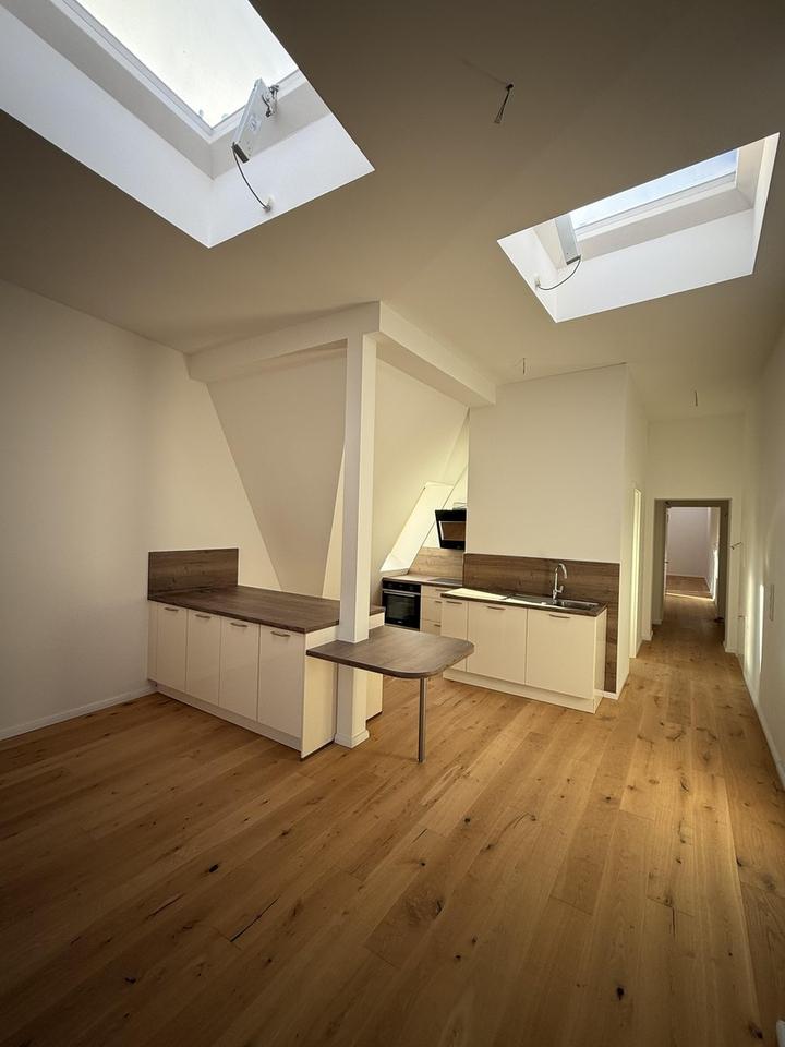 Thumbnail-Bezugsfreie 3-Zimmer-Penthousewohnung mit Dachterrasse in Charlottenburg-Wilmersdorf