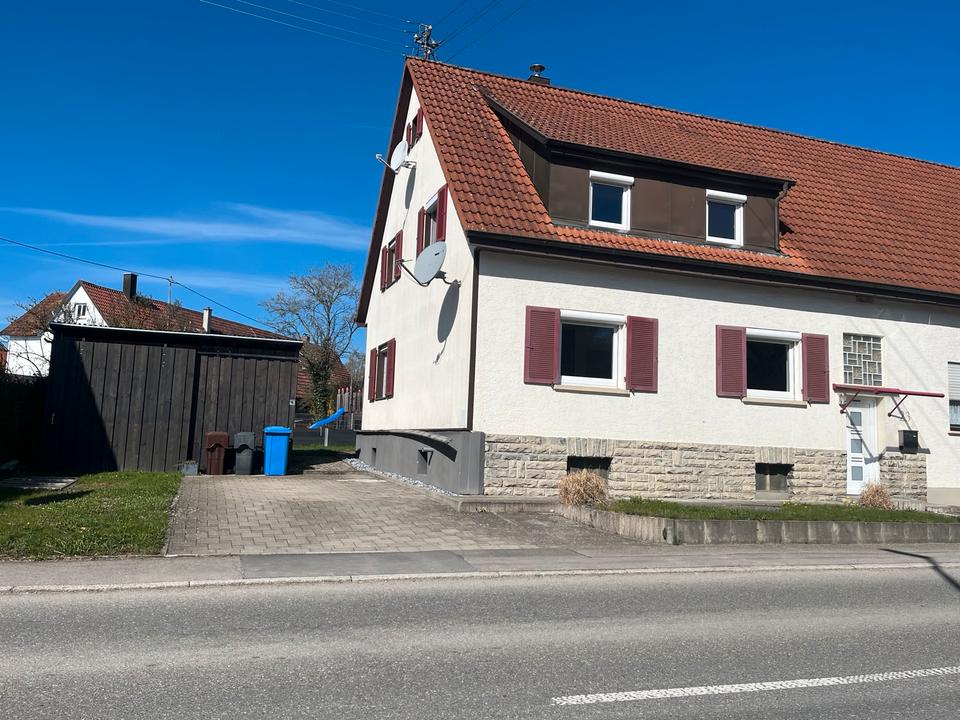 Thumbnail-Modernisierte Doppelhaushälfte mit Ausbaupotenzial