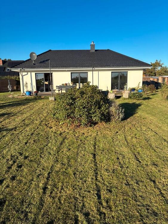 Thumbnail-Schönes Einfamilienhaus mit großem Grundstück