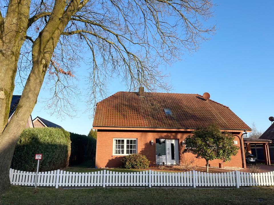 Thumbnail-Großes Einfamilienhaus (185qm) mit 6 SZ, großem Garten und Sauna