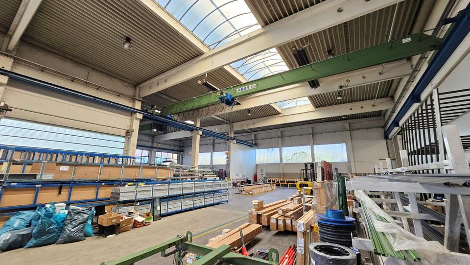 Thumbnail-Industriehalle mit Lastenkran und attraktiven Büroeinheiten in Aalen-WEST zu vermieten