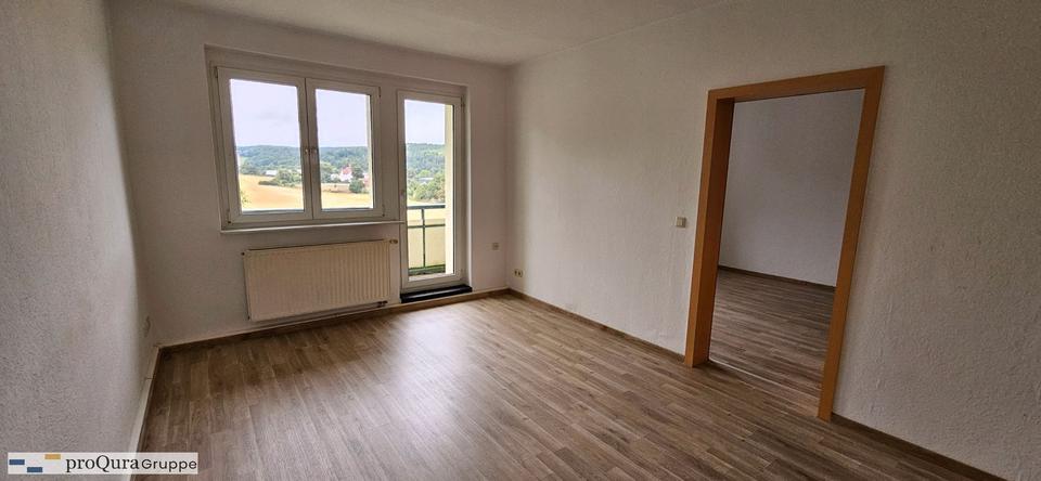Thumbnail-Renovierte 2-Zimmer-Wohnung mit Balkon in Mihla