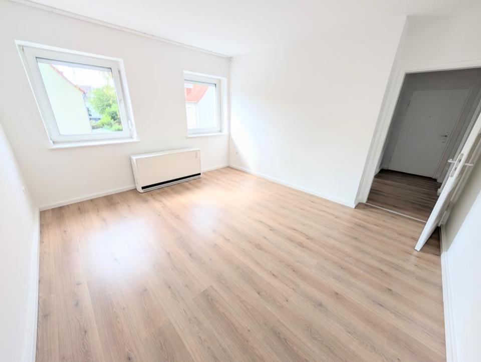 Thumbnail-**Frisch renoviert: +neuer Laminat +weiße Wände +neues Tageslichtbad +eigener Garten**