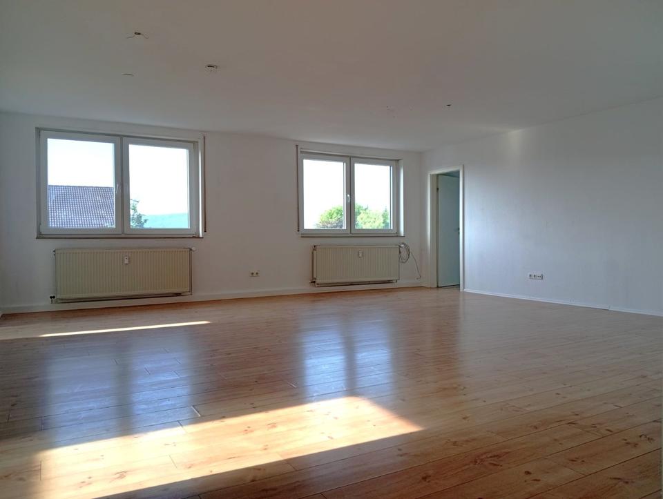 Thumbnail-helle und großzügige 3,5 Zimmer Wohnung in Gelnhausen Roth