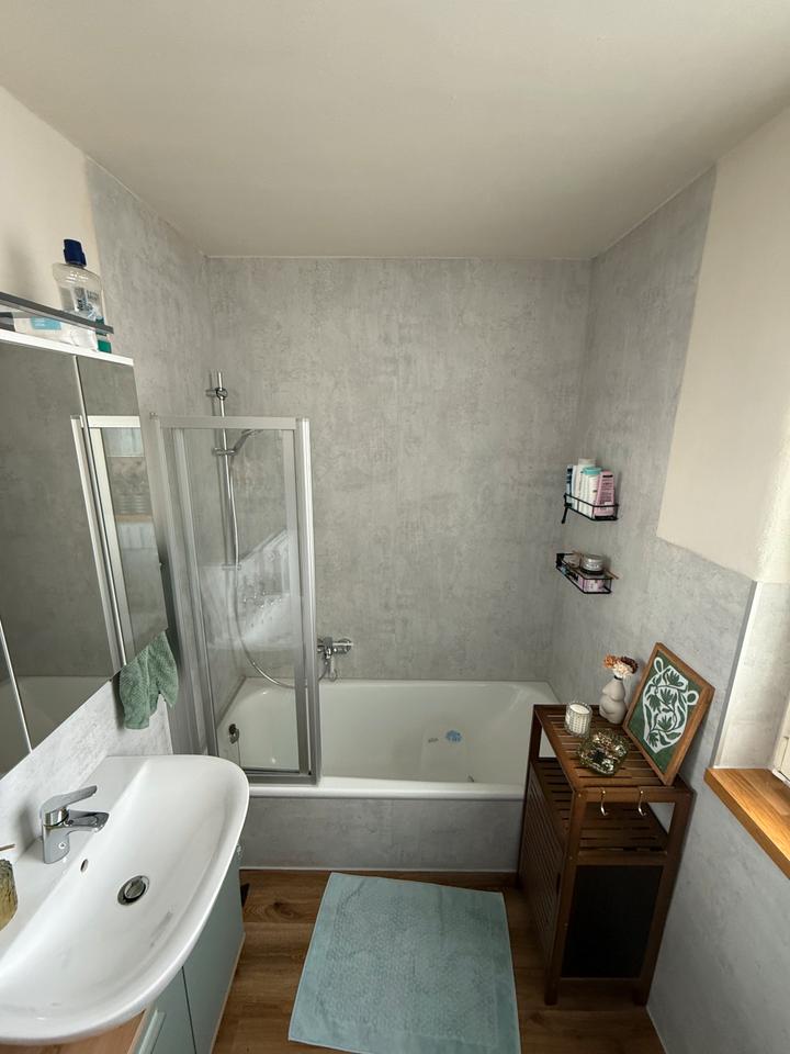 Thumbnail-Mit Balkon und Parkplatz: ökologisch renovierte 3-Zimmerwohnung in der Neustadt