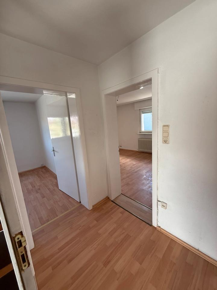 Thumbnail-Charmante 6-Zimmer Wohnung im Zweifamilienhaus mit Balkon & DG