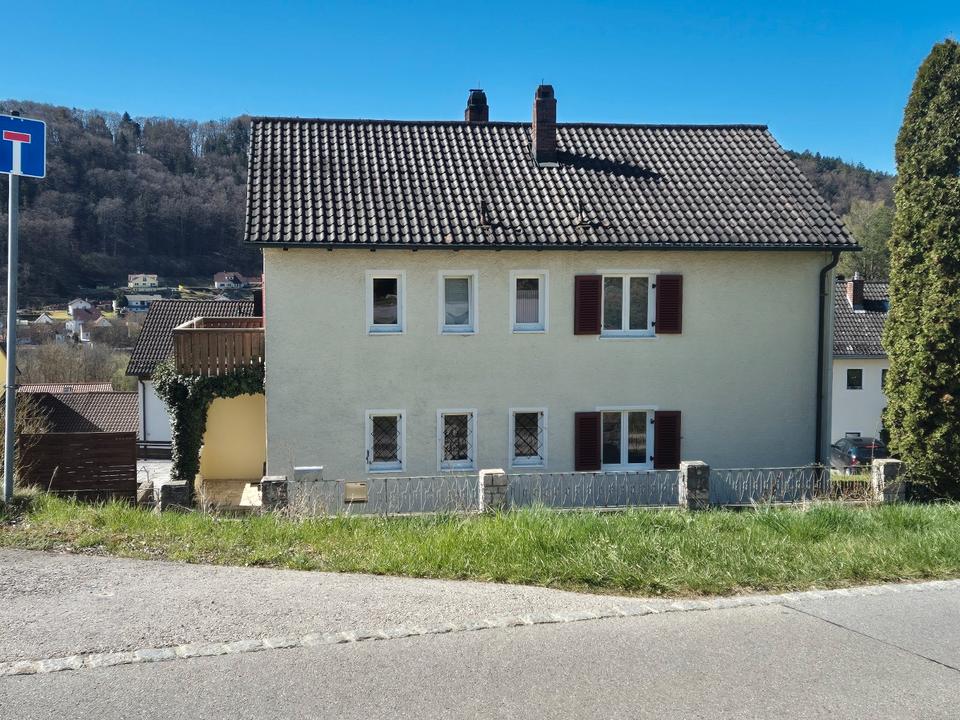 Thumbnail-Verkaufe 2-Familienhaus mit großzügigem Grundstück in Riedenburg