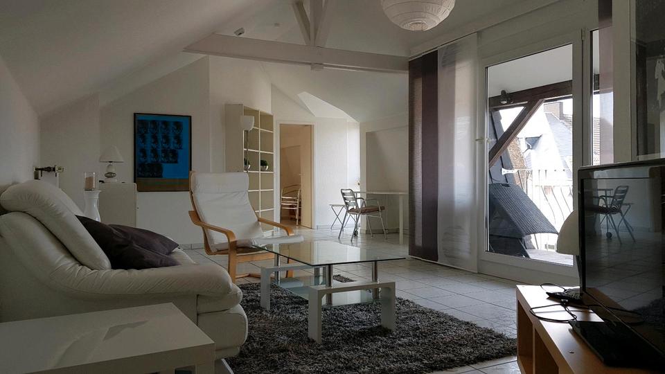 Thumbnail-Lichtdurchflutete Dachwohnung möbliert an Wochenendfahrerin