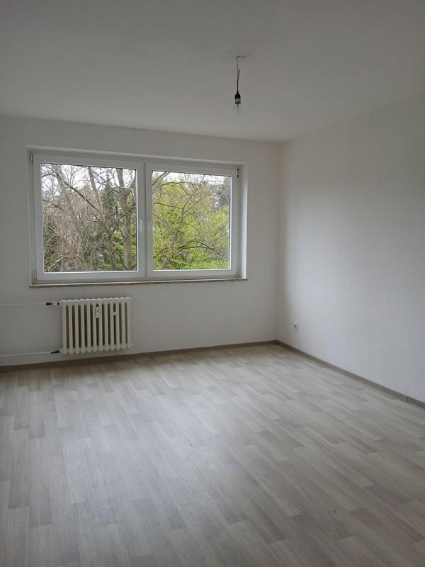 Thumbnail-Modernisierte 3-Zimmer Wohnung mit Balkon in Sennestadt