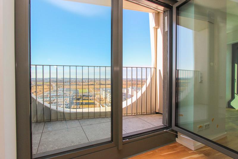 Thumbnail-Exklusives Panorama: Moderne 3-Zimmer-Wohnung mit Loggia