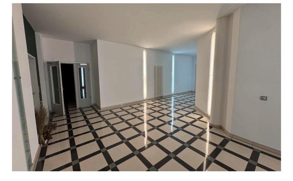 Thumbnail-Hochwertige 2-Zimmer-Maisonette-Wohnung mit Loggia.