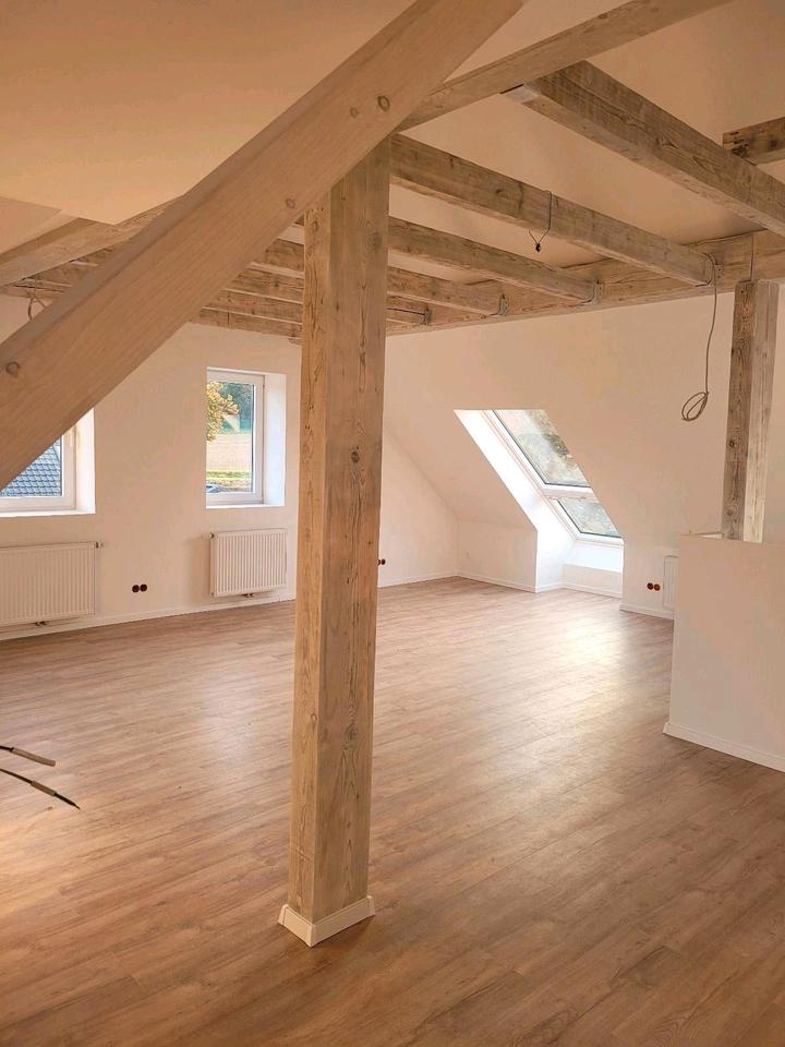 Thumbnail-Offene & helle Dachge Wohnung mit moderner Küche