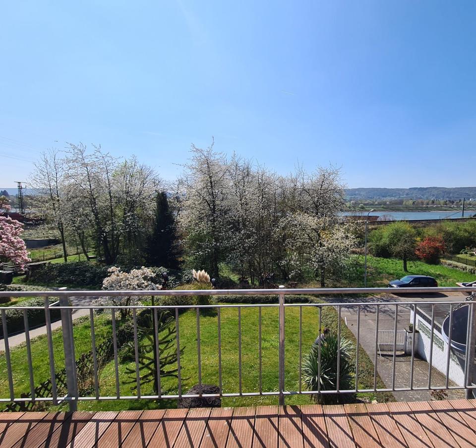 Thumbnail-Frisch sanierte Maisonette-Wohnung mit Balkon und Rheinblick