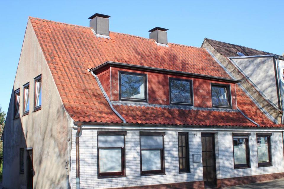 Thumbnail-Wohnen wie im eigenen Haus: 3-Zi-Wohnung mit Garage und Garten