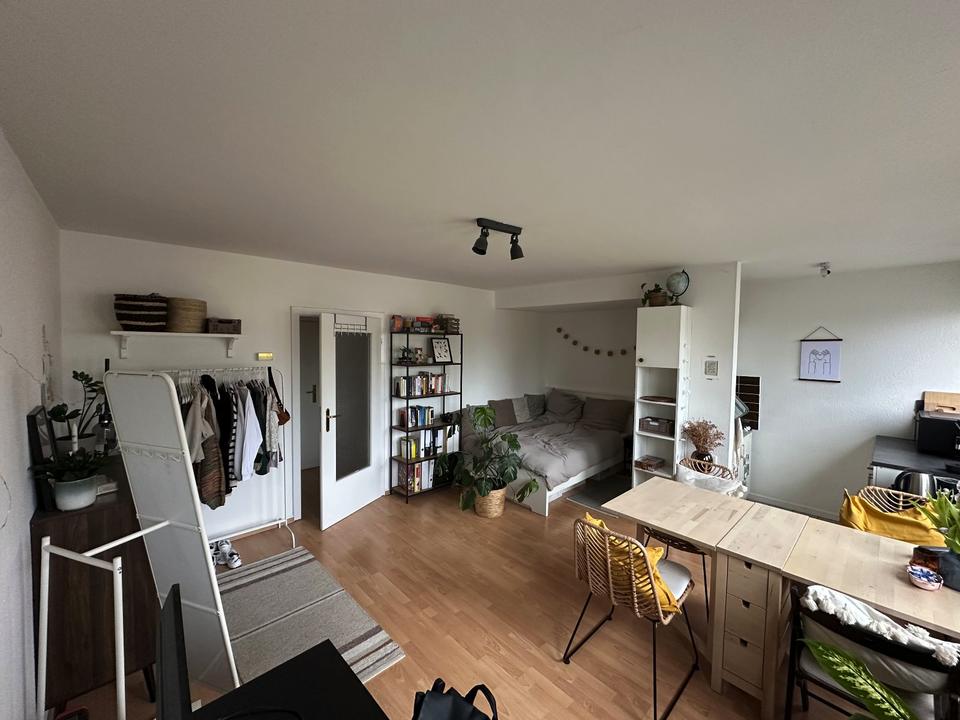 Thumbnail-Frisch renoviertes 1-Zimmer-Apartment, super verkehrsgünstig