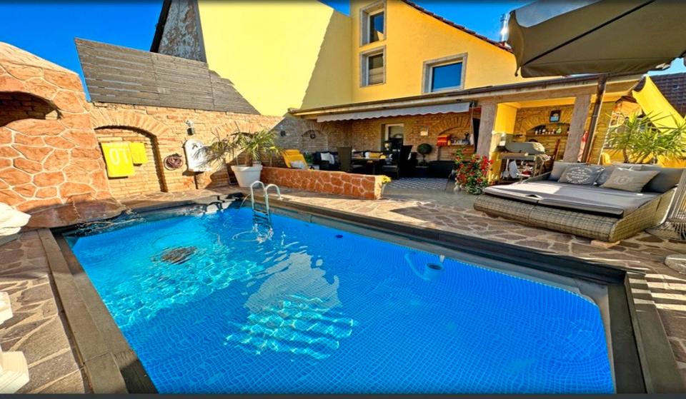 Thumbnail-Haus mit mediterranem Flair, Außenpool & Einliegerwohnung
