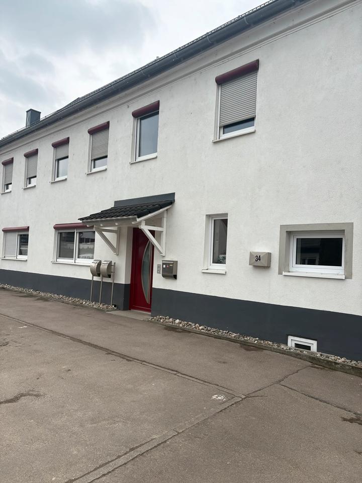Thumbnail-2 Familien Haus mit Verkaufshalle Wohnfläche 240qm Halle 85qm