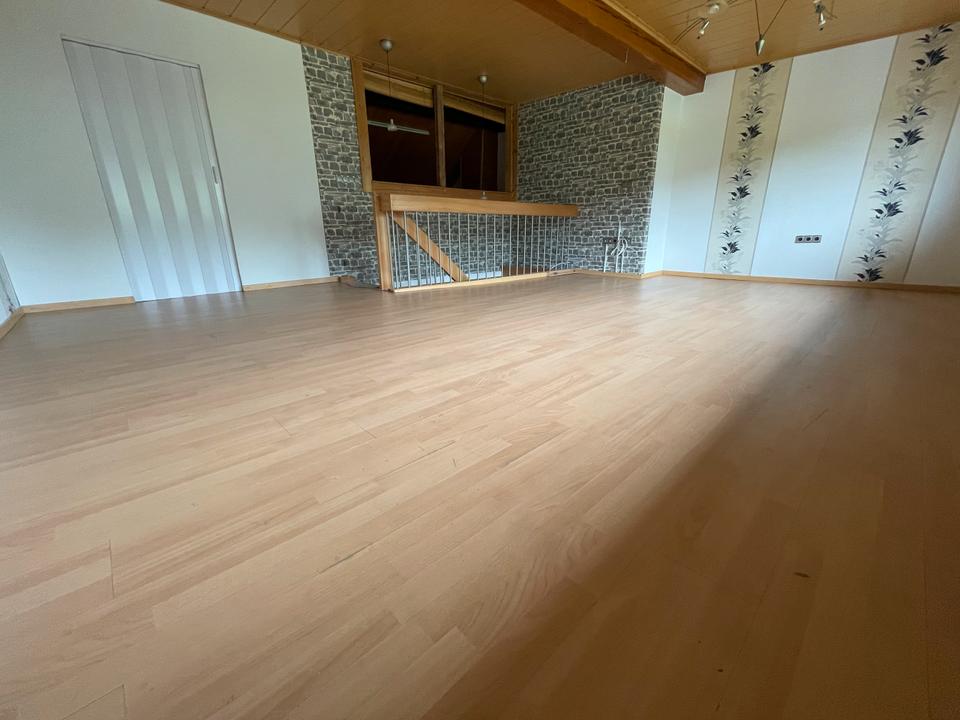Thumbnail-Gepflegte Maisonette-Wohnung mit Einbauküche in Völklingen