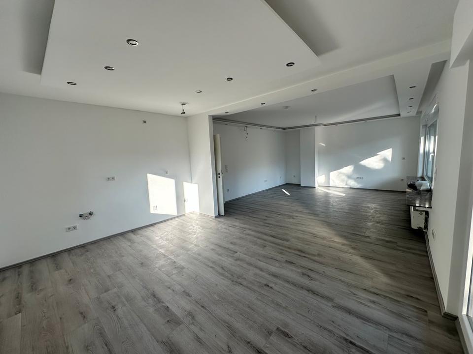 Thumbnail-2-Zimmer Wohnung mit Terasse ca.74qmGarten Stellplatz Kernsaniert