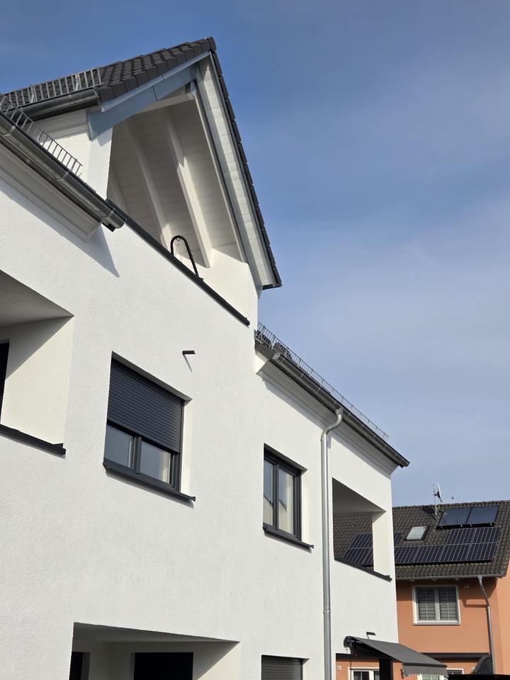 Thumbnail-Nachmieter für helle große Wohnung mit überdachten Balkon und Einbauküche