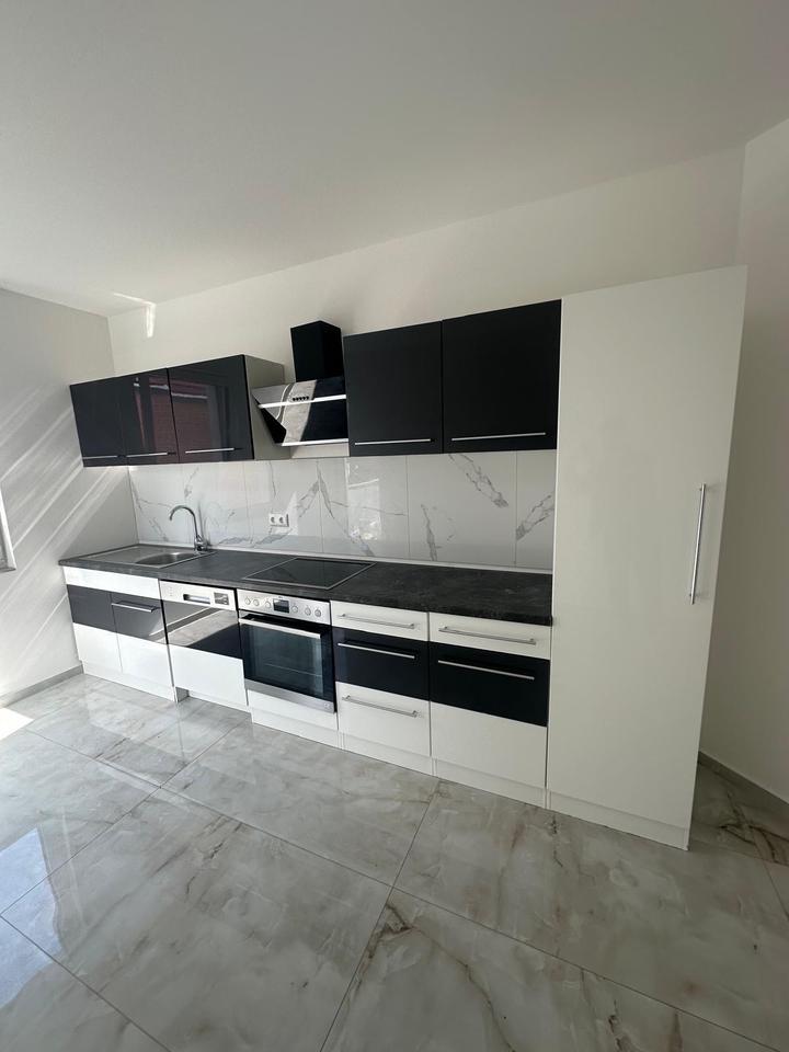 Thumbnail-Moderne 3-Zimmer-Wohnung mit Balkon in Nienburg (Weser)