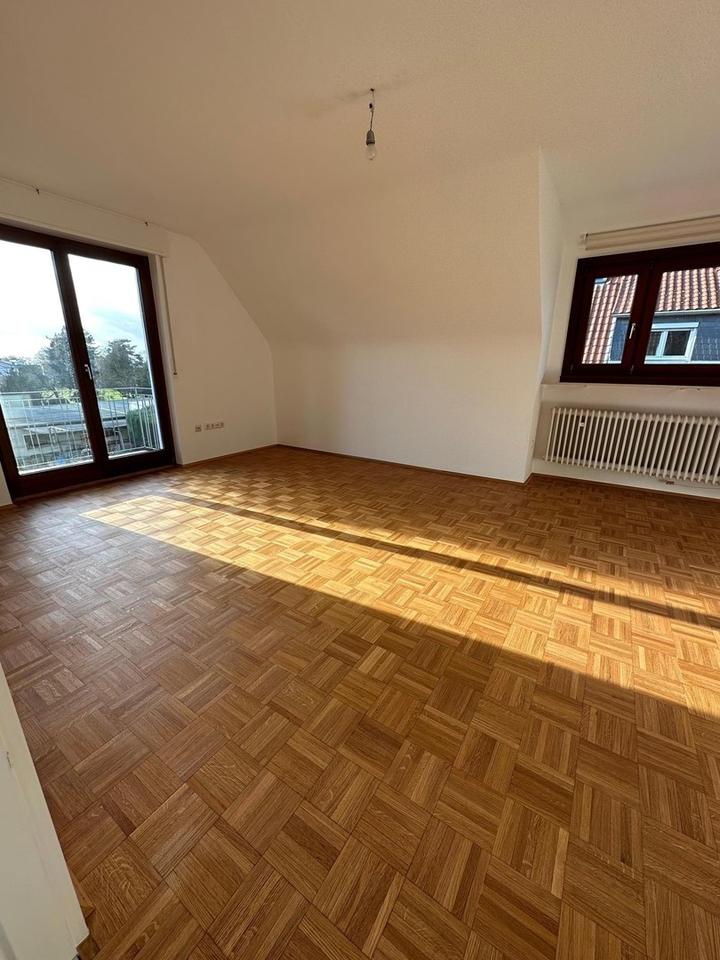 Thumbnail-Ruhige, lichtdurchflutete 4-Zimmerwohnung mit Südbalkon