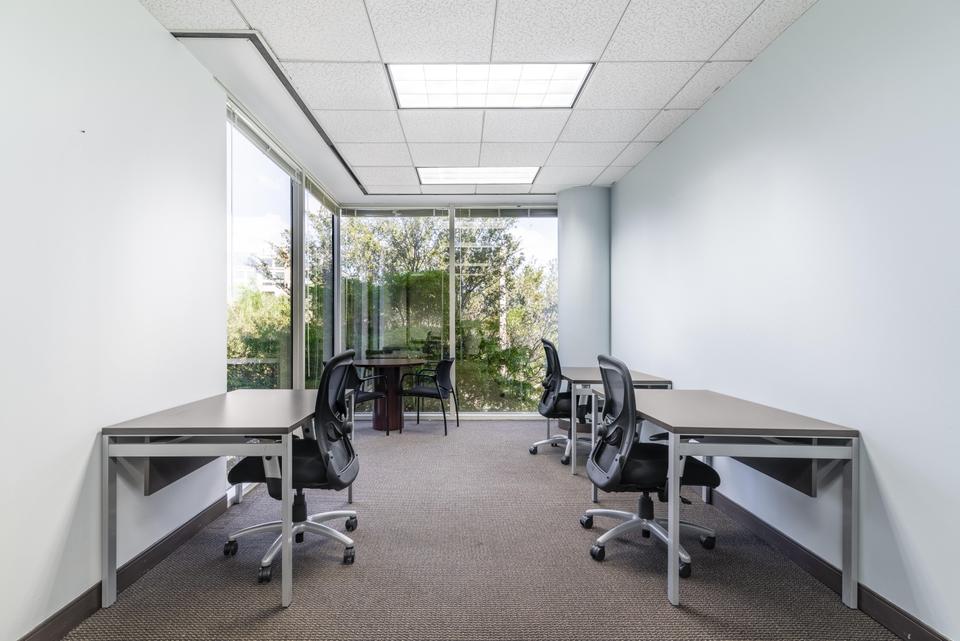 Thumbnail-Privater Büroraum für 3 Person in REGUS Uhlandstraße