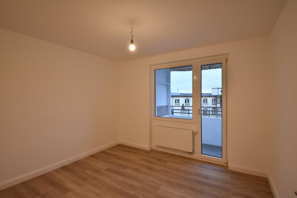 Thumbnail-ERSTBEZUG nach Sanierung! Zentrale 2-Zi-Whg mit Balkon