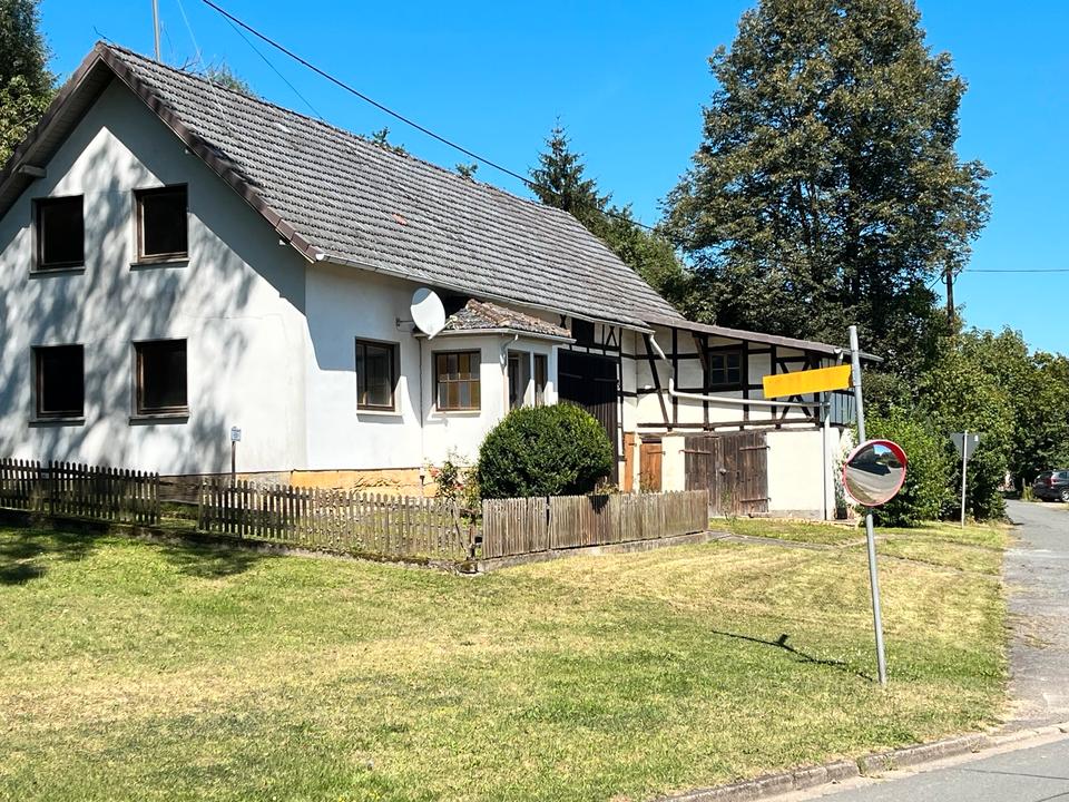 Thumbnail-Bauernhaus mit Scheune und Nebengebäude