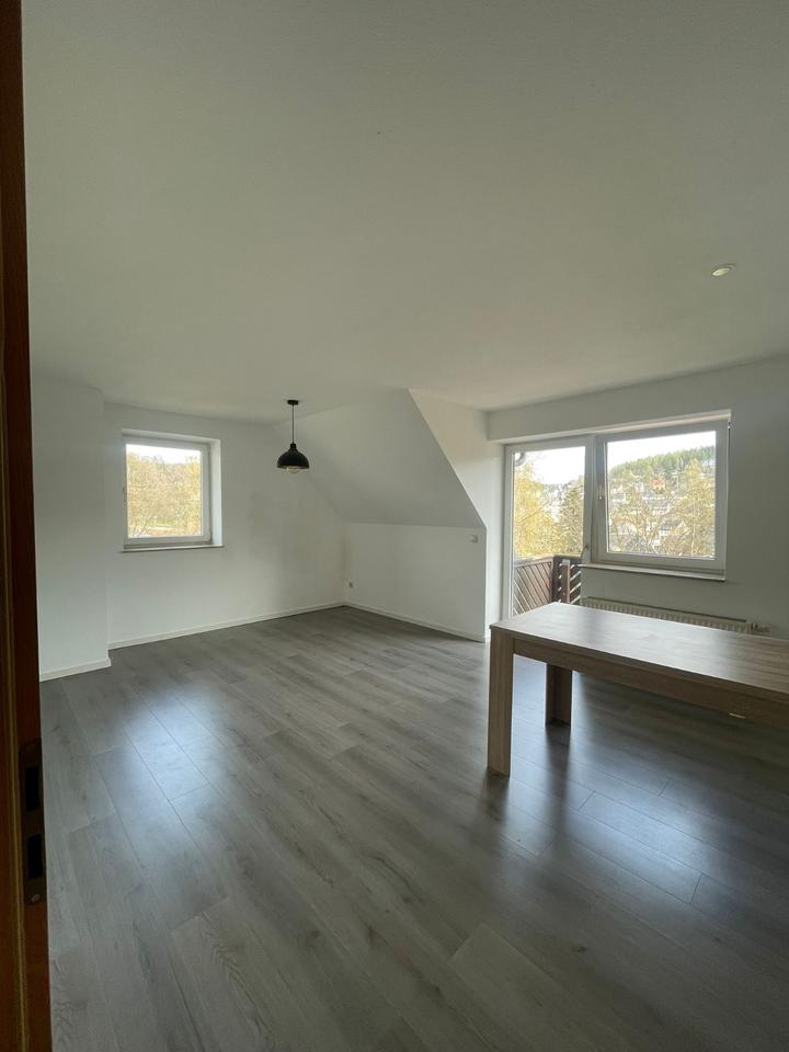 Thumbnail-Helle 2-Zimmer Wohnung mit Balkon im 2. OG in Gornsdorf