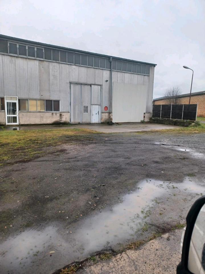 Thumbnail-Halle ca. 240m² + Freifläche , abgeschlossenes Gelände