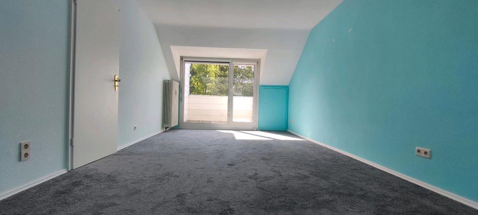 Thumbnail-Schöne Dachgeschosswohnung mit Balkon