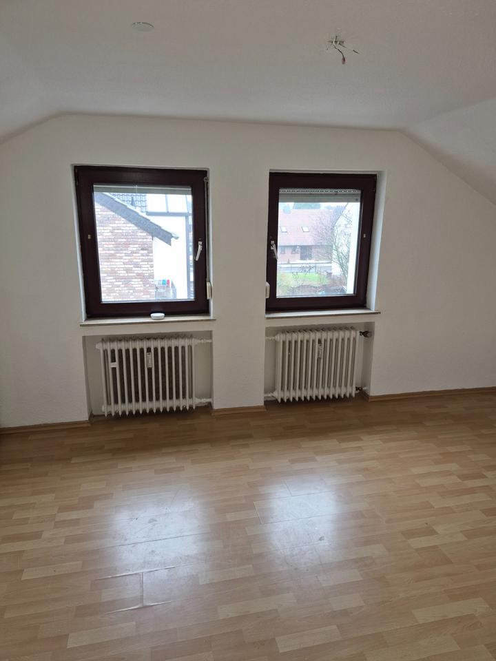 Thumbnail-Dachgeschoßwohnung 46 m² in 53919 Weilerswist zu vermieten