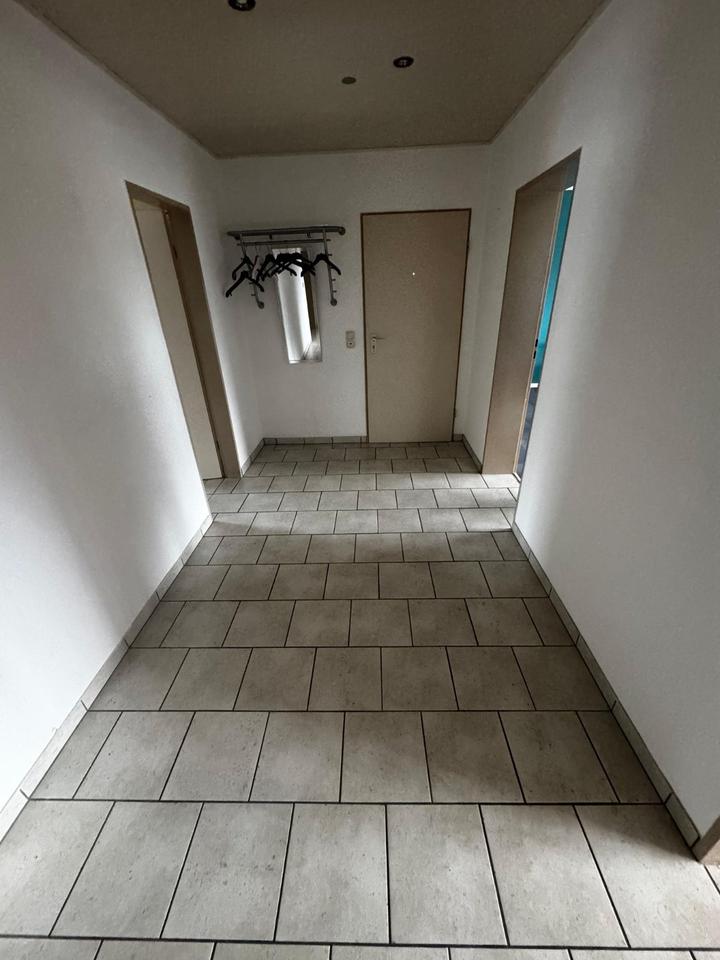 Thumbnail-3 Zimmer Wohnung mit Einbauküche und Balkon - 83qm