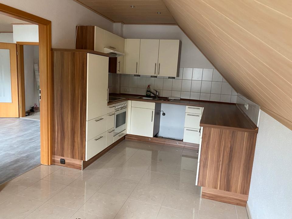 Thumbnail-Helle 2 Zi. DG-Wohnung mit Balkon, 70 qm, am Ortsrand von Hüsten