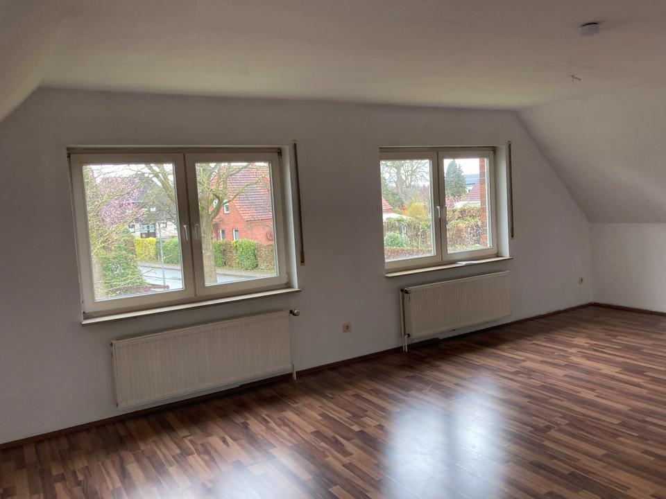 Thumbnail-3-Zimmer Dachgeschosswohnung in Falkenburg, ca.76qm