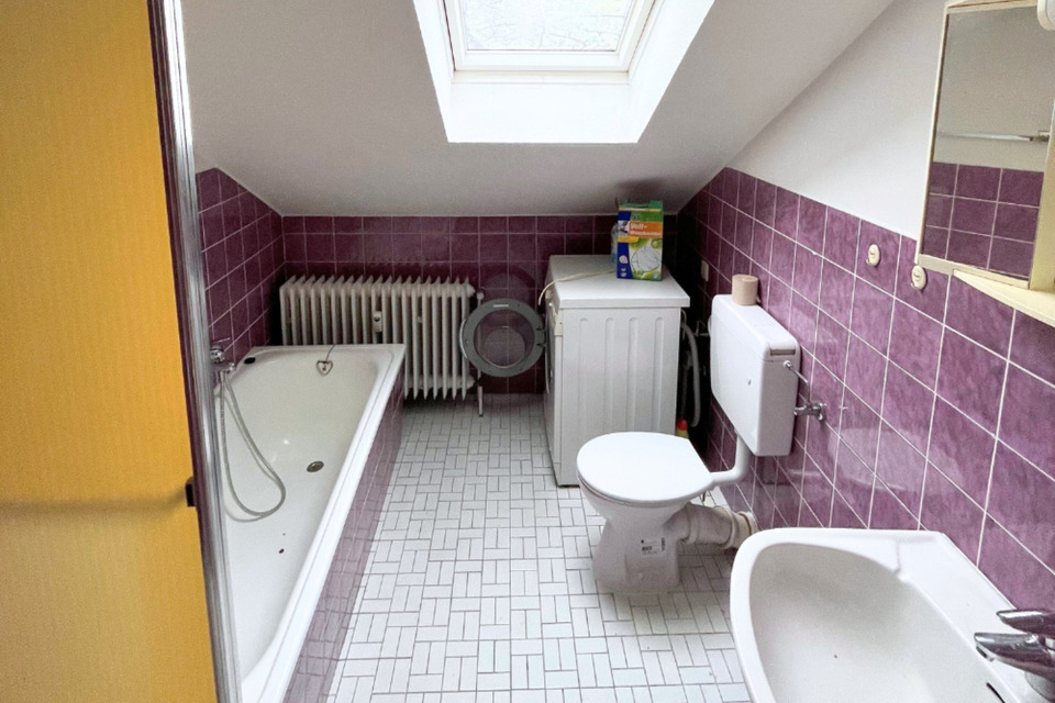 Thumbnail-Gemütliche 2ZKB im Dachgeschoss