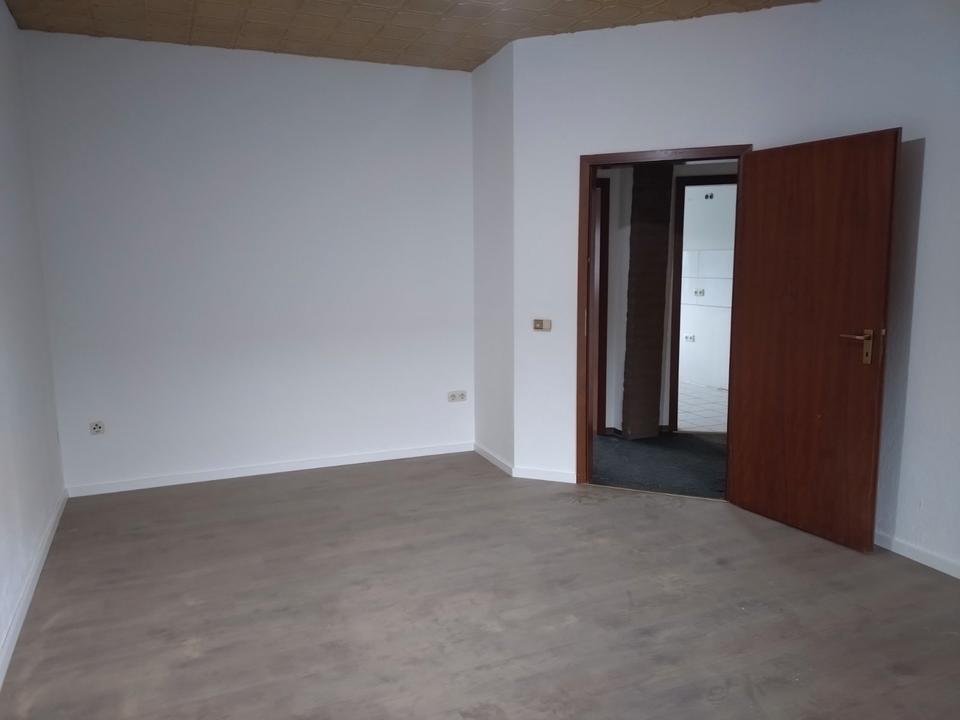 Thumbnail-Ruhig gelegene 2-Zi.-Wohnung mit eigenem Haustüreingang u Carport