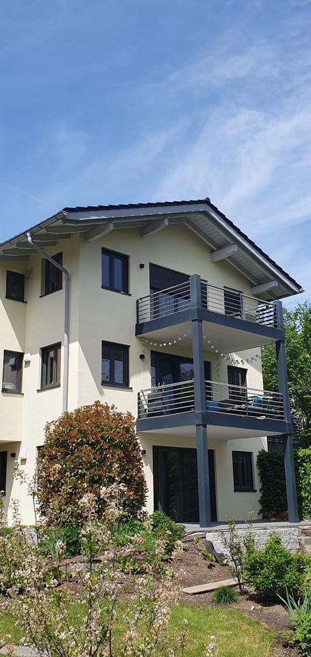 Thumbnail-Großzügige 2 Zimmer Terrassenwohnung in 3 Familienhaus
