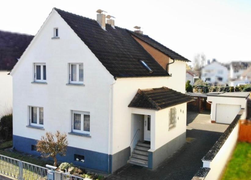 Thumbnail-Komplett sanierte helle 4-Zi.-Whg. mit großem Balkon