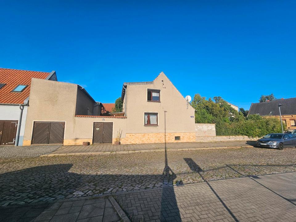 Thumbnail-Einfamilienhaus, Nebengelaß mit Garage, knapp 300m² Grundstück