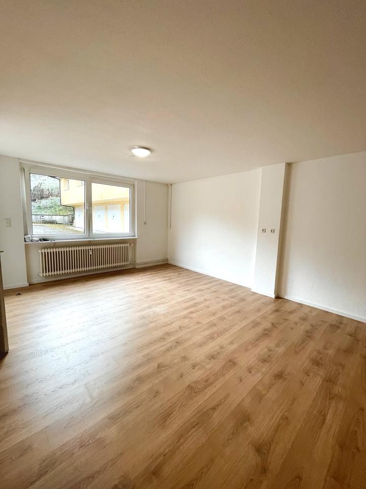 Thumbnail-Tolle, Geräumige & Renovierte 3 Zi.Erdgeschosswohnung mit 95qm