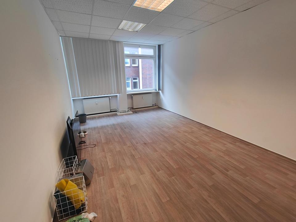 Thumbnail-Lichtdurchflutete Bürofläche im 2. OG – 120 m² mit flexibler Mietdauer & 2 Stellplätzen